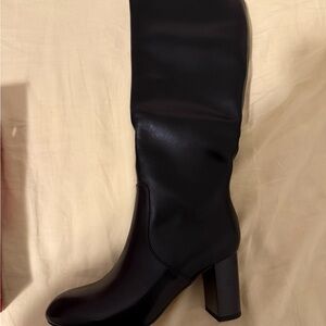Qi Black Knee-High Block Heel Boots
